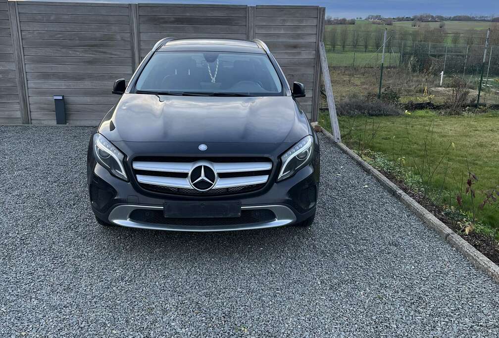 Mercedes-Benz GLA 220 d 4-Matic