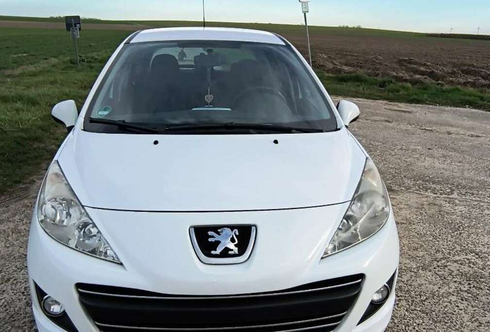 Peugeot 207 1.6 HDi X Line 98g FAP