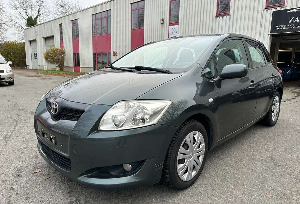 Toyota Auris 1.6i Dual VVT-i Linea Sol Pack