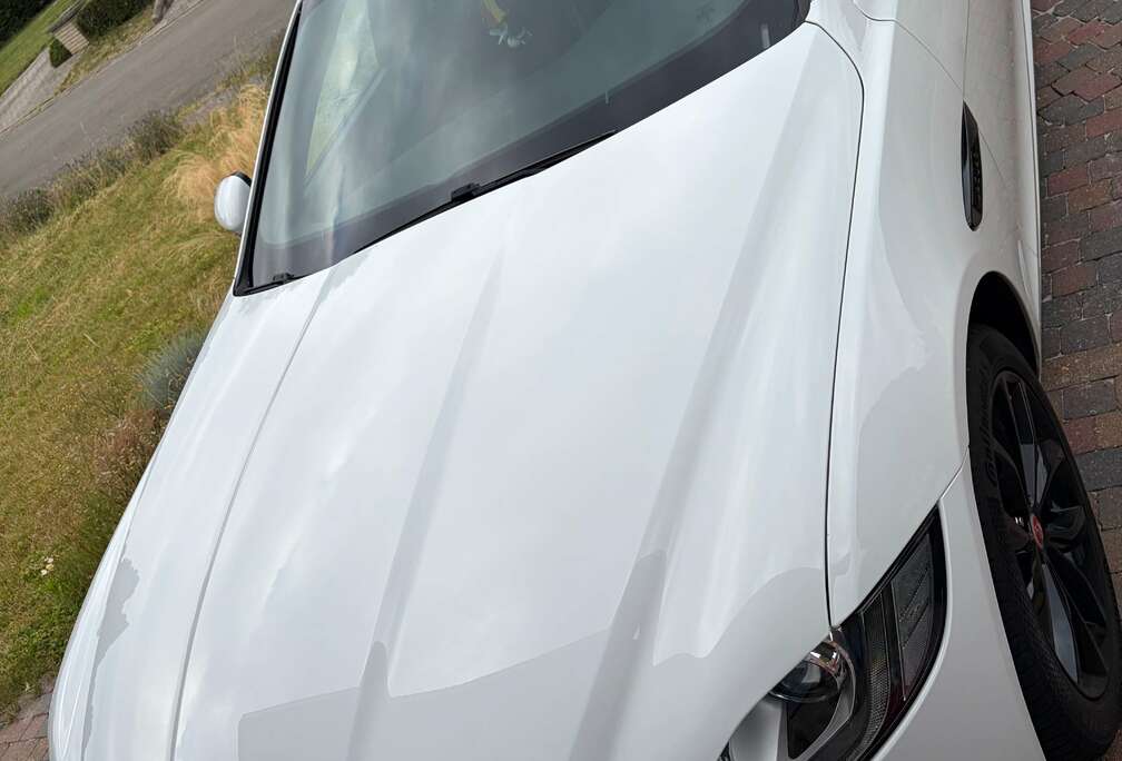 Jaguar XF Sportbrake 2.0 D R-Sport (EU6.2)