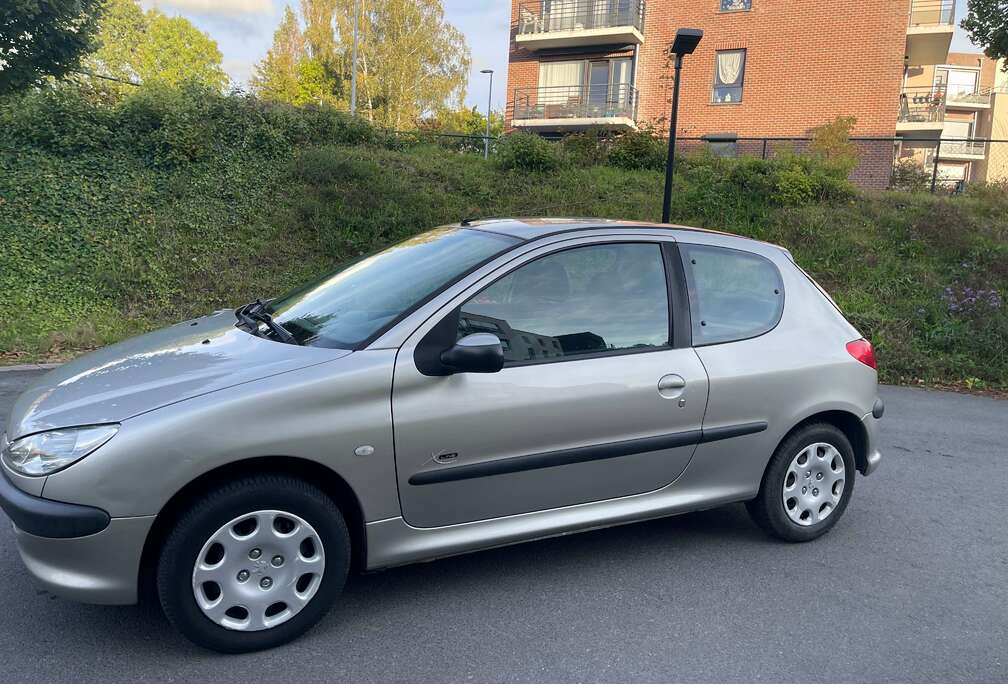 Peugeot 1.4i X-Line