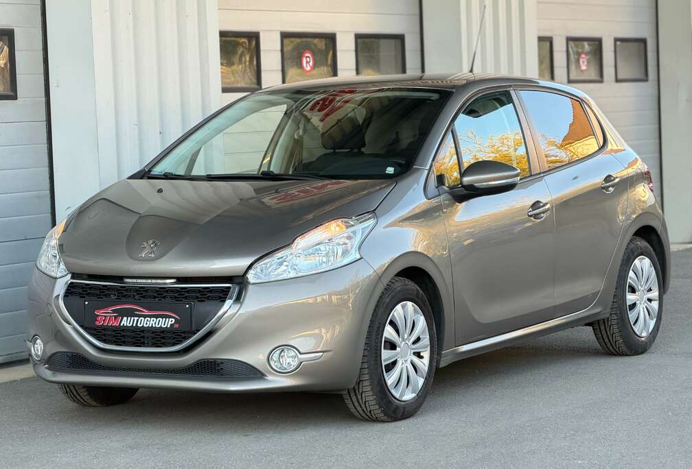 Peugeot 1.2/Benzine/Navi/Airci/Pdc/Euro5b/Garantue