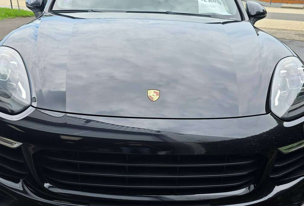 Porsche Cayenne 3.0i V6 Hybrid Tiptronic S