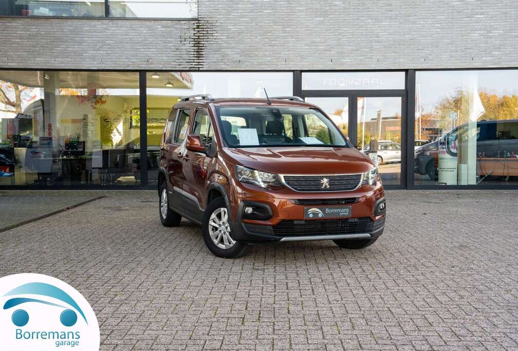 Peugeot 1.5 HDI Camera/Carplay/Navi/...