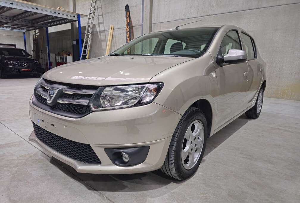 Dacia Sandero 1.2i Anniversary