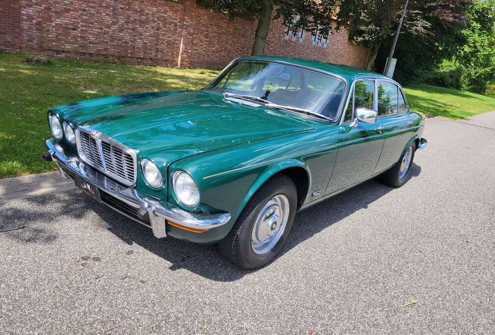 Jaguar 4,2 automaat, in zeer goede staat