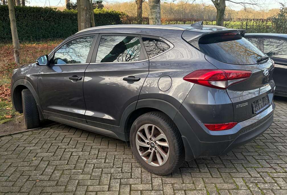 Hyundai Tucson blue 1.6 GDi 2WD Trend