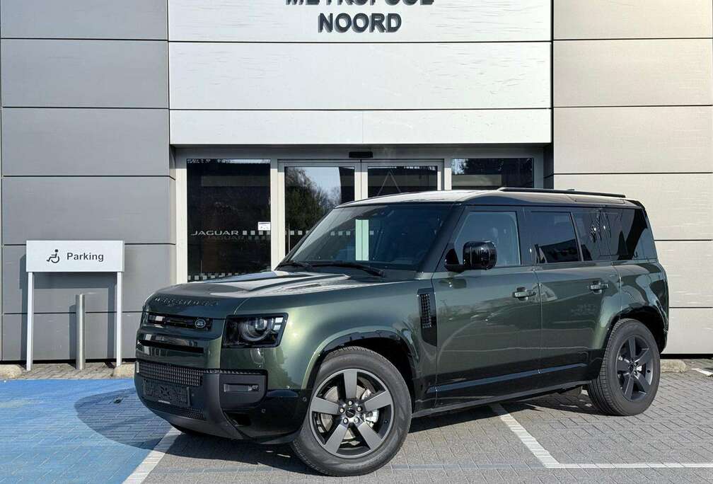 Land Rover // D250 X-Dynamic SE
