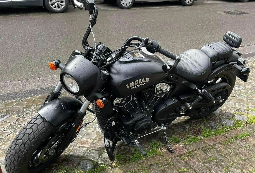 Moto proche du neuf ! Documents pour permis A2 déb