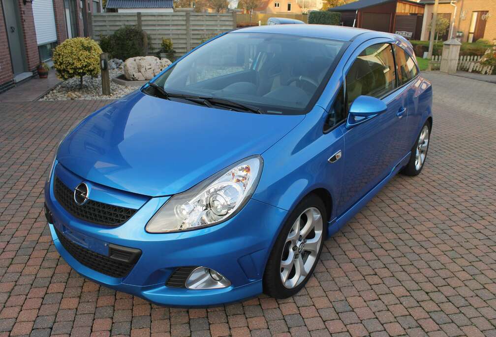 Opel Corsa 1.6 Turbo OPC