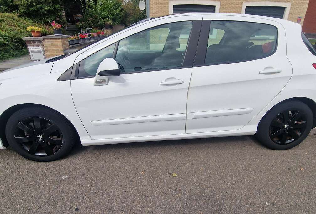 Peugeot 308 15 hdi 82kw automatique