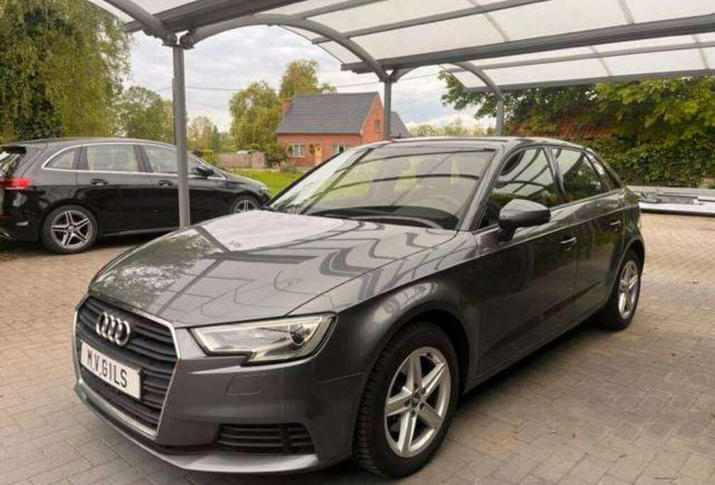 Audi A3 Sportback 30 TDi Design, cruise control,Originele  Alu Velgen,