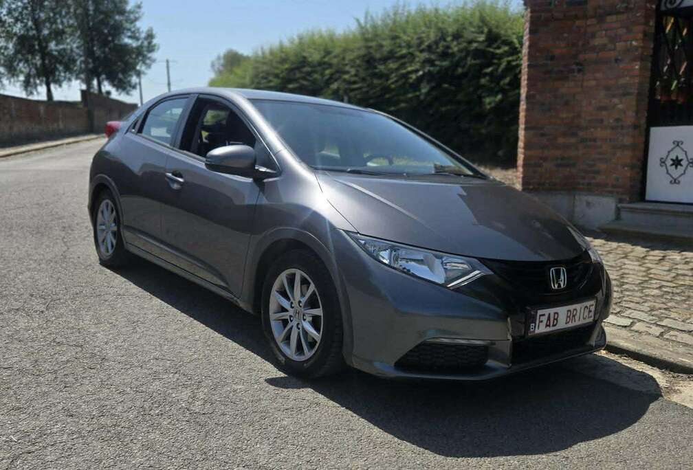 Honda Civic 1.4i 11500Km historique complet , superbe