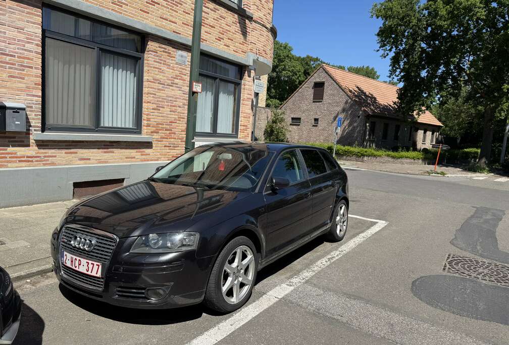 Audi Sportback 1.6i 16v FSI Ambition