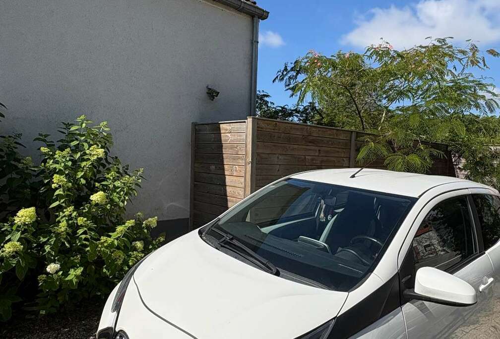 Toyota 1.0i VVT-i x-play