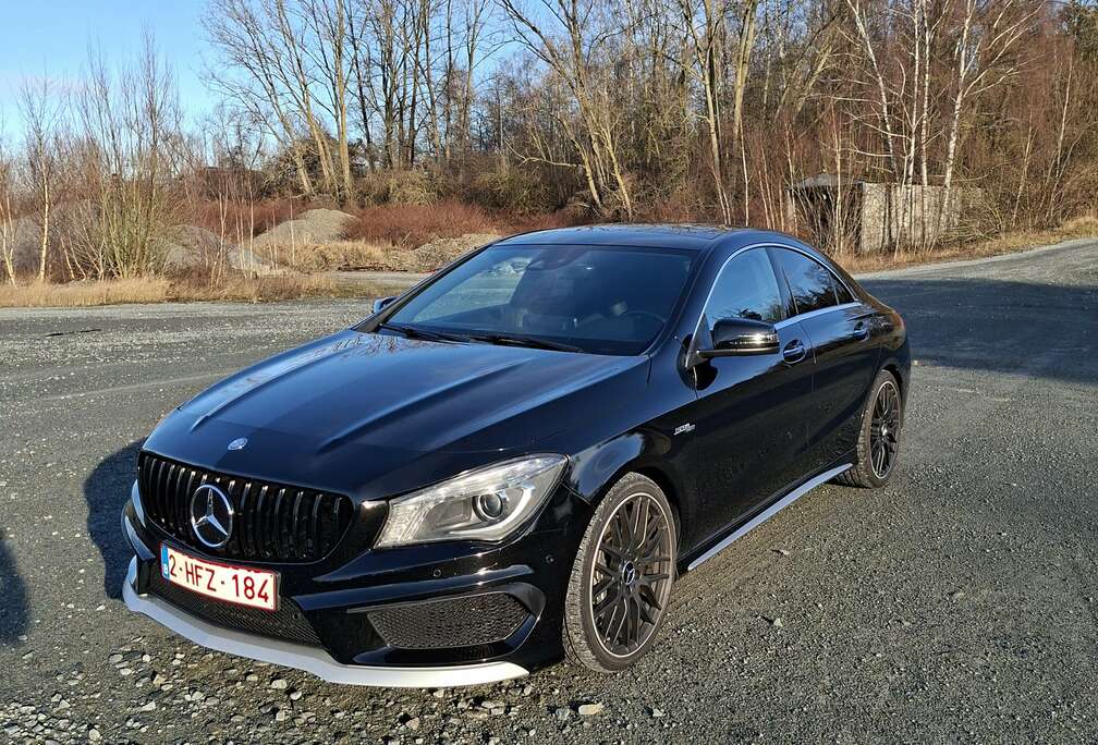 Mercedes-Benz AMG CLA 45 4Matic AMG Speedshift DCT 7G