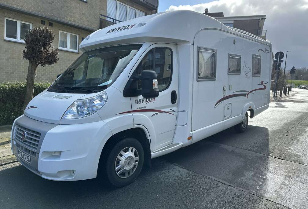 Caravans-Wohnm Rapido ac5 luxe avec panneaux solaires modele 7099