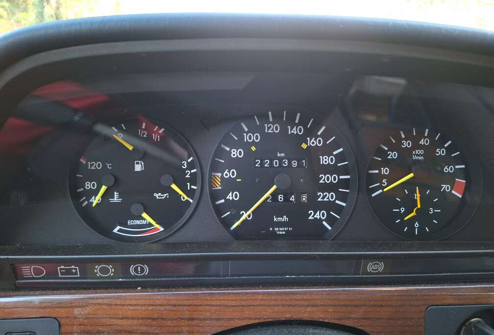 Mercedes-Benz 280 SE