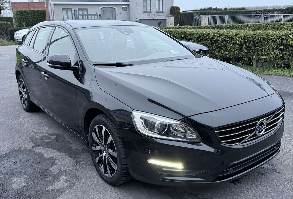 Volvo V60 2.0 T3 Black Edition