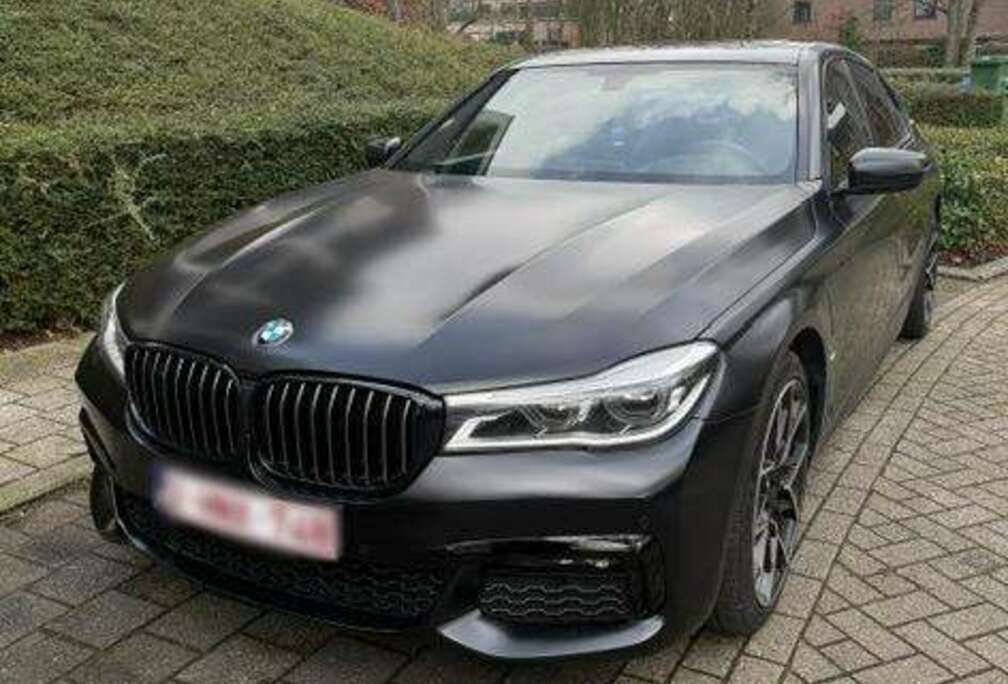 BMW 740eA Plug-In Hybrid (240 kW)