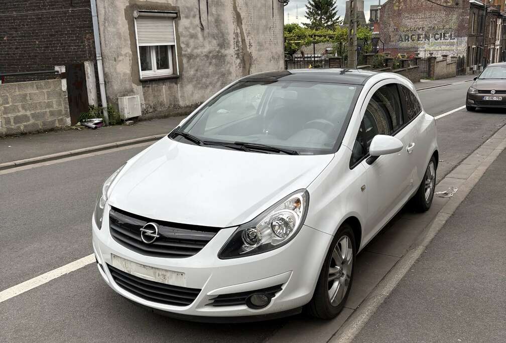 Opel 1.2i Black Edition