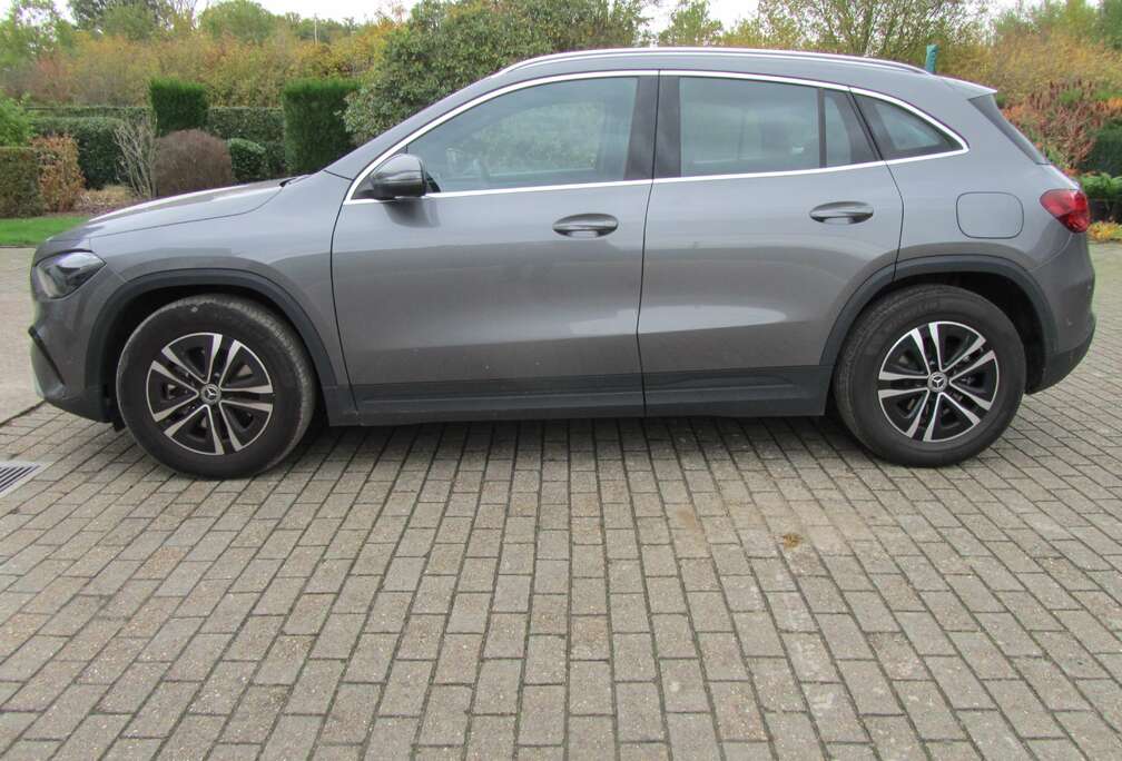 Mercedes-Benz CLA 180 Shooting Brake 7G-DCT Special Edition