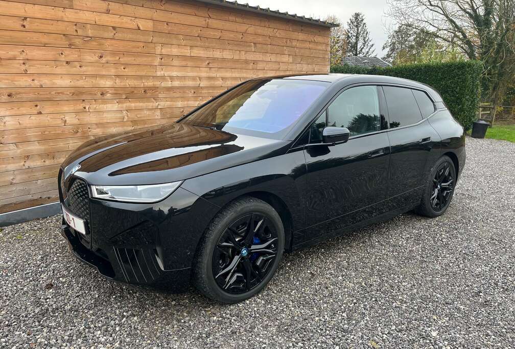 BMW iX 76.6 kWh xDrive40 - Toit Pano - Harman/Kardon