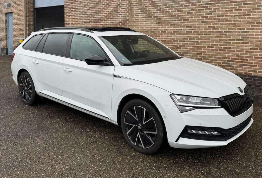 Skoda SUPERB COMBI 1.4TSI DSG SPORTLINE OPENDAK/NAVI/PDC