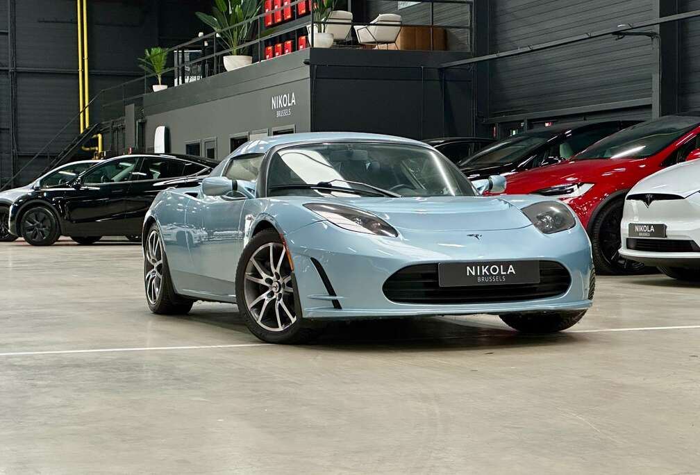 Tesla V2.5 - HEATED SEATS - 2 DIN SCREEN - HARDTOP