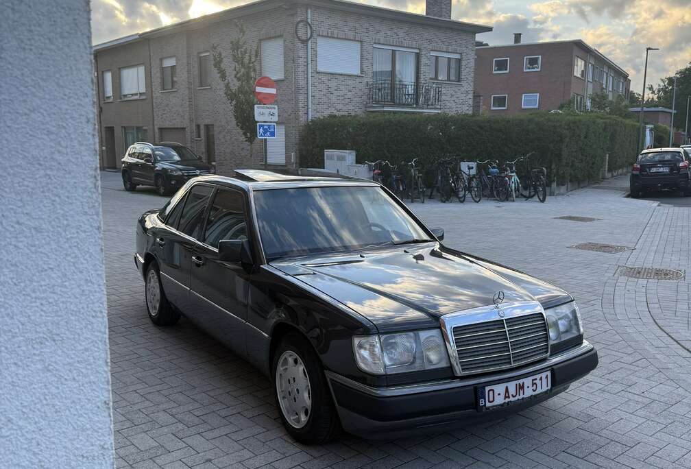 Mercedes-Benz Mercedes W124 250D
