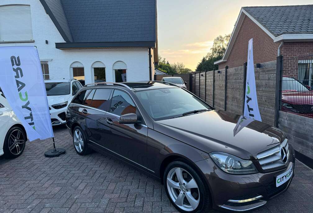 Mercedes-Benz BREAK-ESSENCE-AVANTGARDE-FULL OPTION!!-TOIT PANO-CUIR NOIR-COMAND NAVI-XÉNON-CARNET MERCEDES-1 AN DE GARANTIE-ÉTAT NEUF!