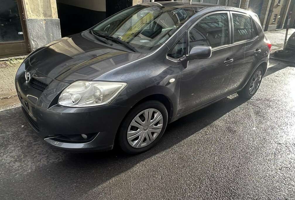 Toyota Auris 1.4i VVT-i Linea Luna