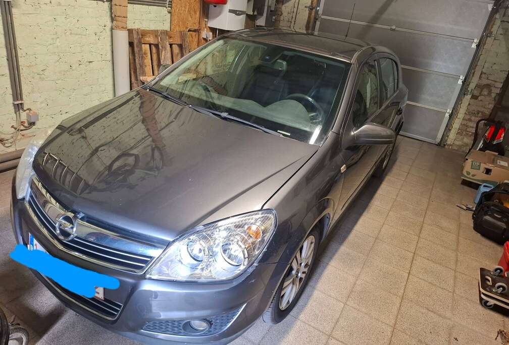 Opel Astra 1.7 CDTi ECOTEC Cosmo DPF