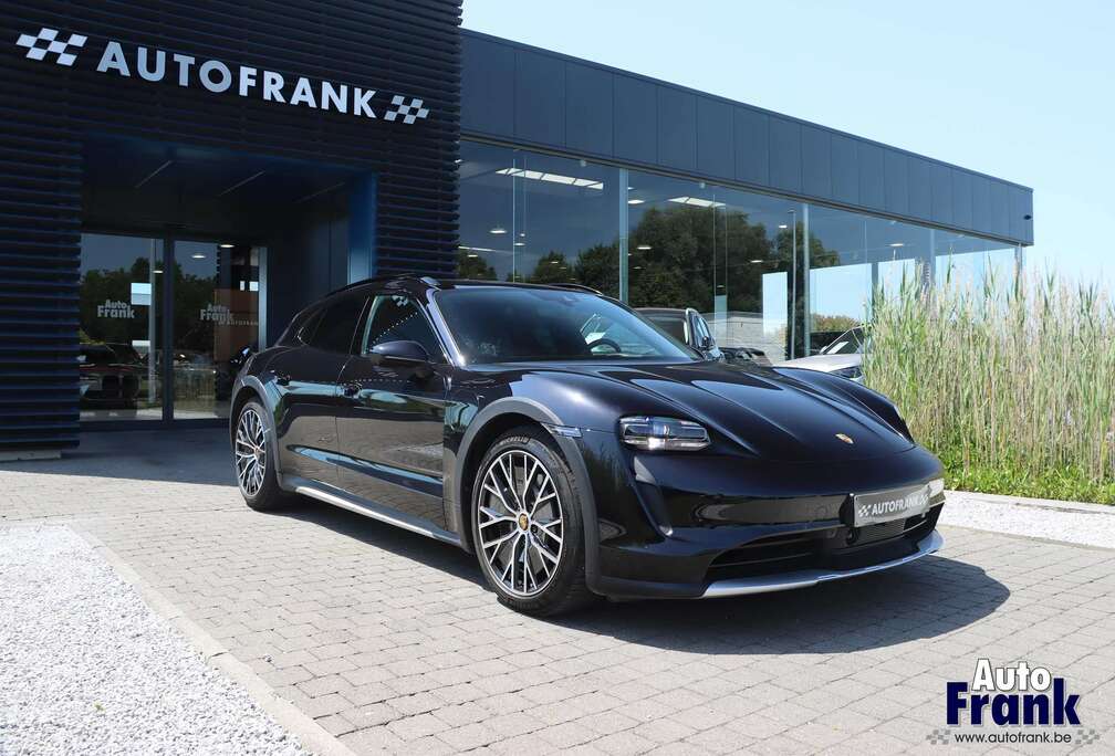 Porsche 4 / CROSS TURISMO / PANO / BOSE / INNODRIVE / KEYLESS