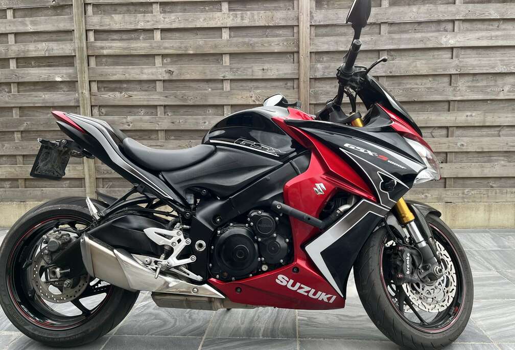 Suzuki 106pk papier - 150pk achterwiel