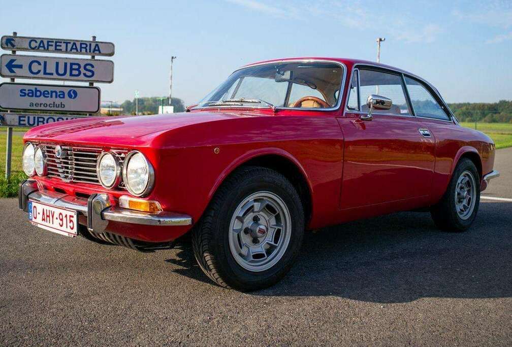 Alfa Romeo GTV 2000