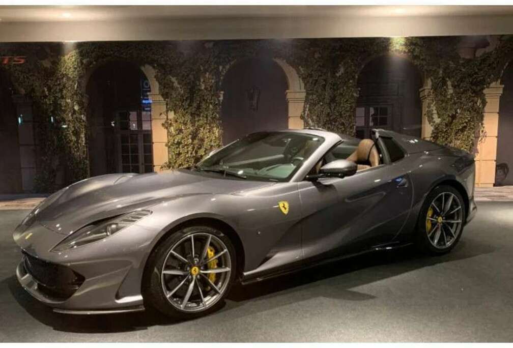 Ferrari GTS 6.5 V12 800 CV FULL OPTIONS