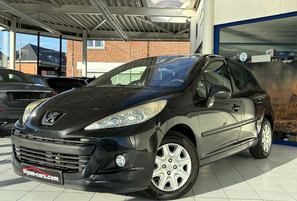 Peugeot 207+ 1.4i *CLIM * 5 PORTES * 1ER PROP * CARNET*