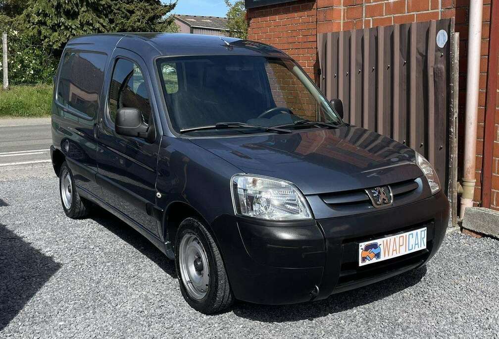Peugeot 1.6d * 2 places * TOUTES les factures d\'entretien dispo * Garantie 1an