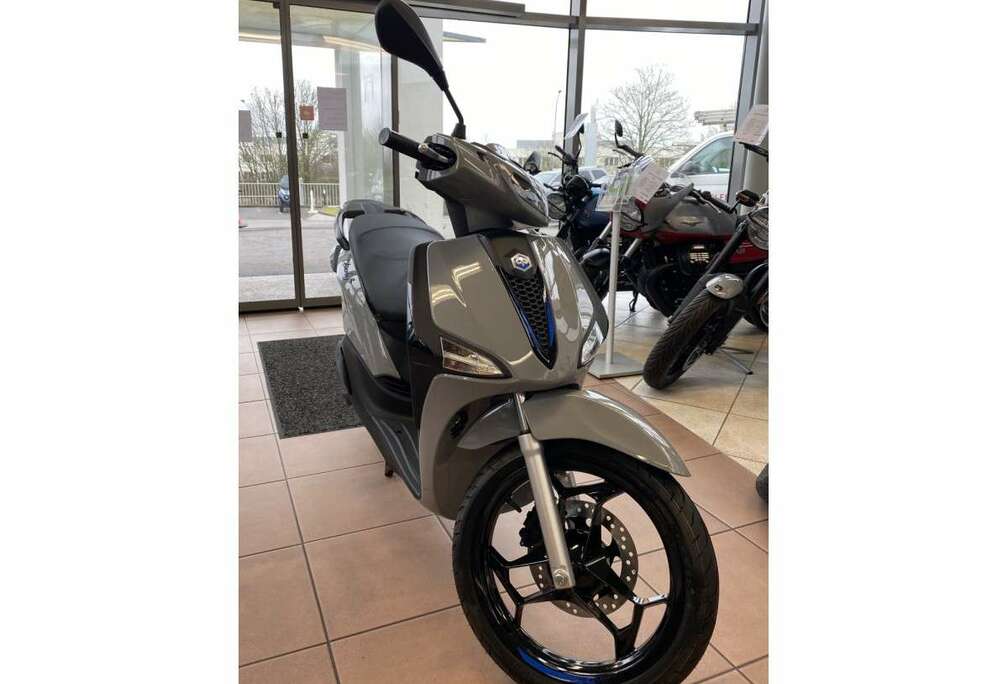Piaggio Model S