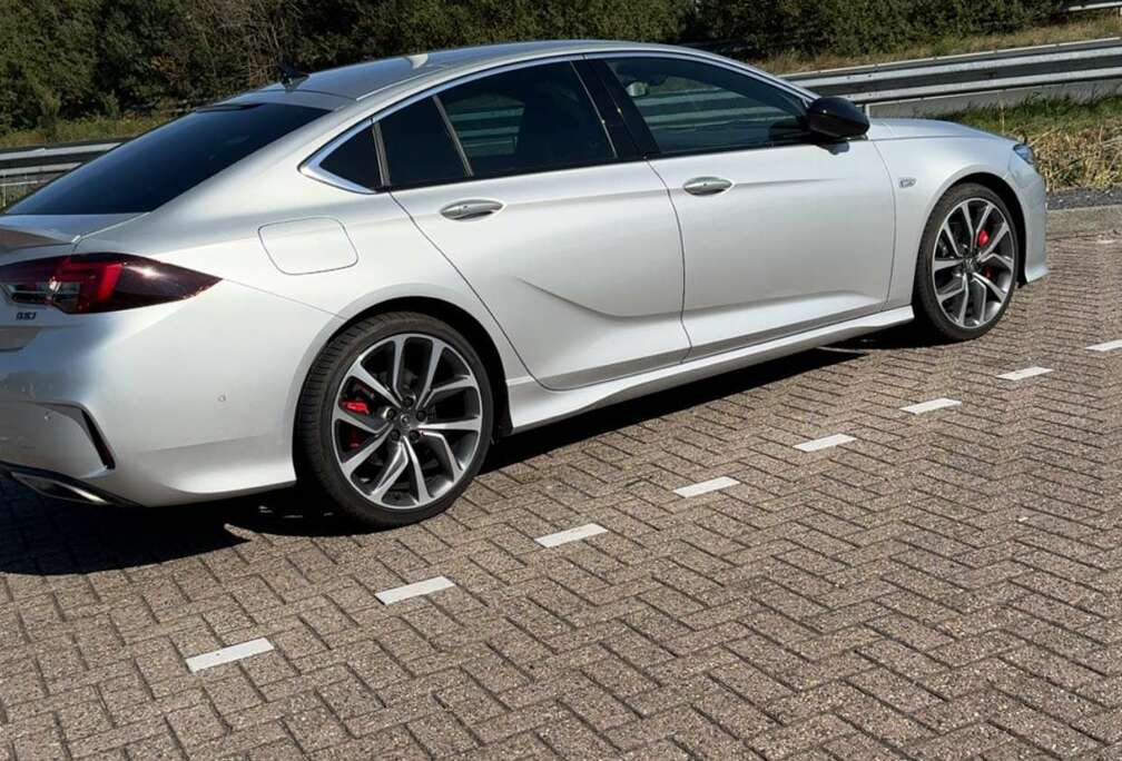 Opel Grand Sport 2.0 Turbo 4X4 GSi