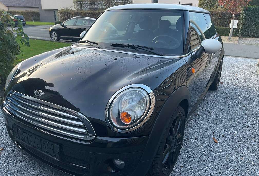 MINI Mini Cooper D 1.6 hatchback