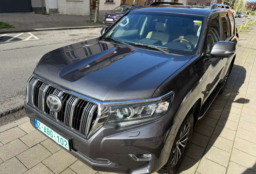 Toyota 2.8 D-4D Premium 7PLACES FULL OPTION NEUF