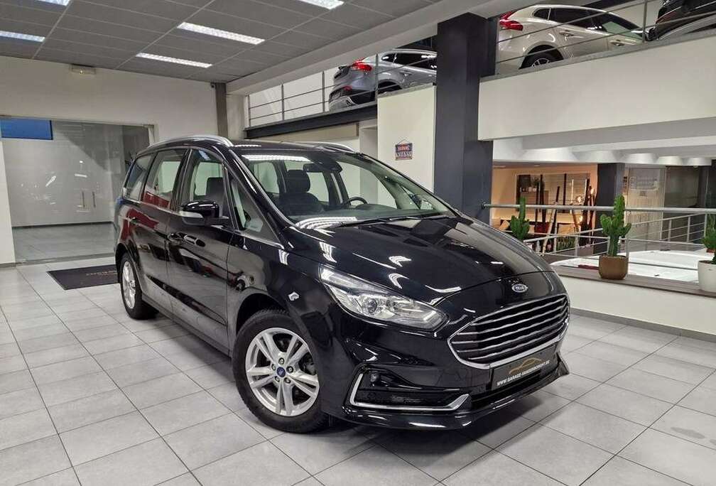 Ford TITANIUM HYBRIDE 7 ZITPLAATSEN