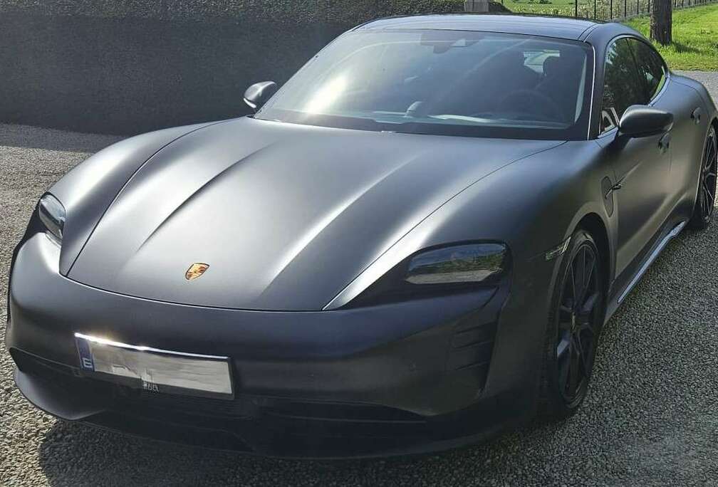 Porsche Taycan 93.4 kWh Taycan GTS
