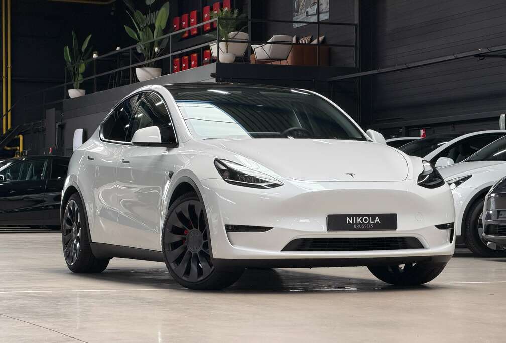 Tesla PERFORMANCE - AWD - HIGHWAY AUTOPILOT