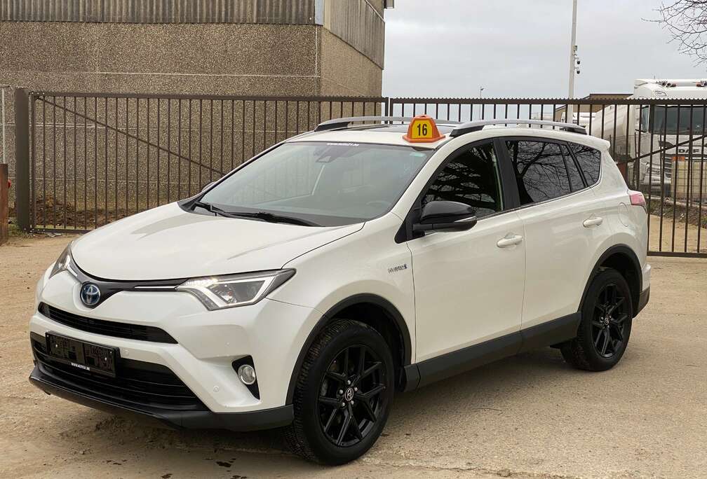 Toyota RAV4 Hybrid 2.5i e-AWD Black Edition 19793eur HTVA