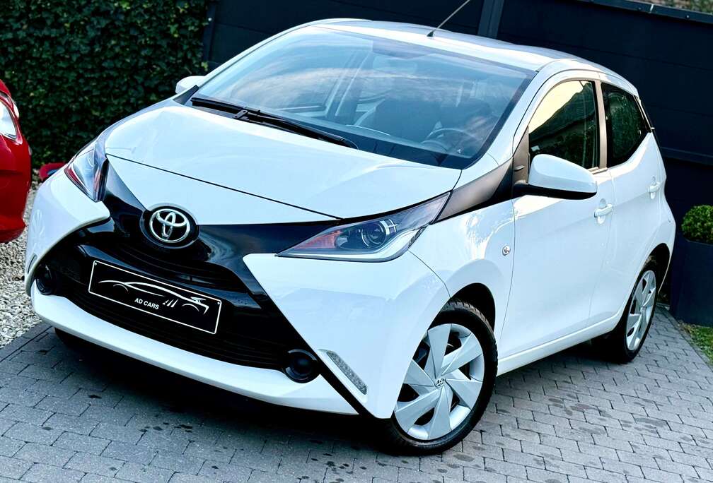 Toyota 1.0i * VÉHICULE NEUF *  9.000  KM  * CAR PASS* EURO 6B!