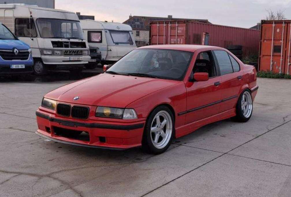 BMW 320i