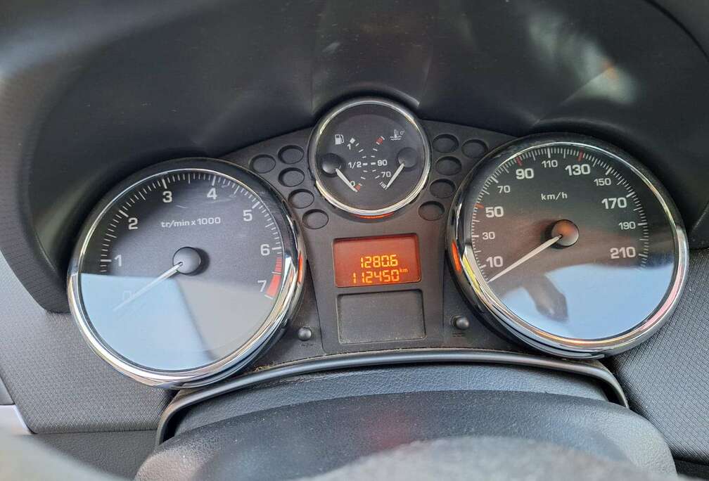 Peugeot 207 CC 1.6i 16v